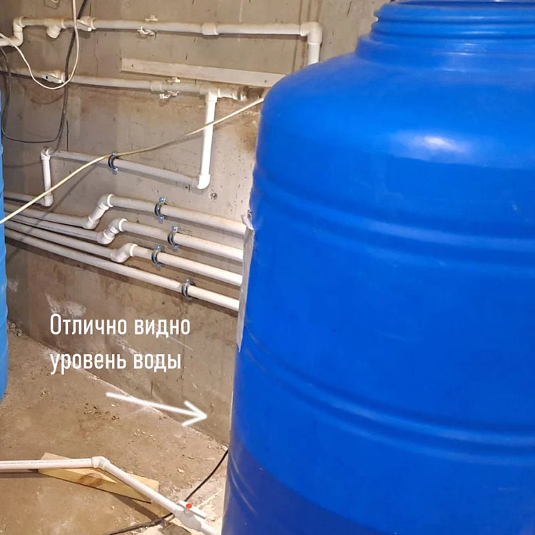 Удобный контроль уровня воды в бочке Аквапласт